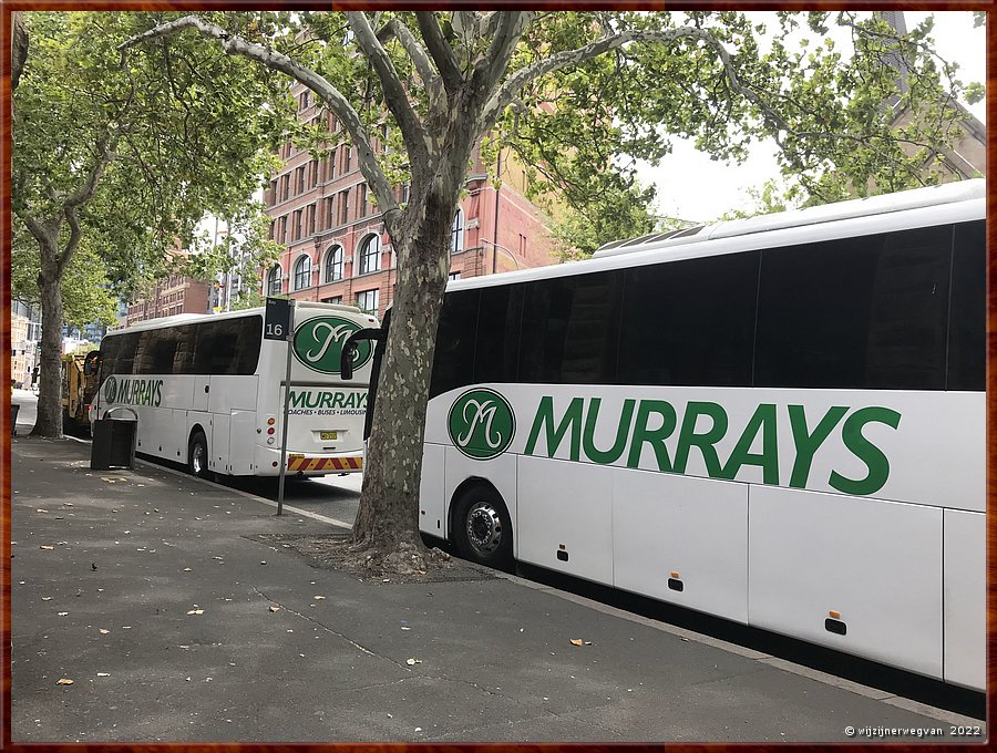 

Sydney, bij Central Station. De gereserveerde bus hebben we gemist door vertragingen omdat aan het spoor werd gewerkt  -  4/12