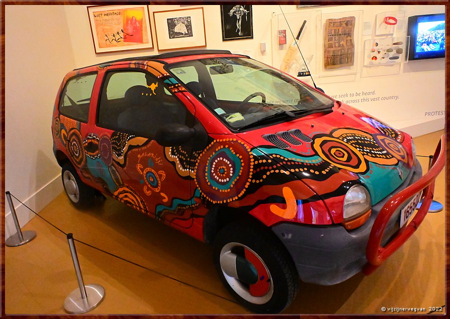 

Canberra - National Museum
Renault Twingo in Wunala Droom uitrusting 
(Balanrinji ontwerp)  -  17/24