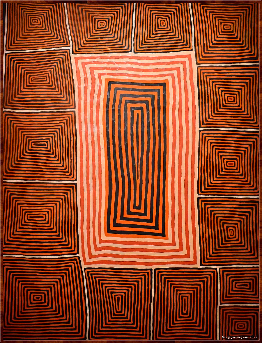 

Canberra - National Museum
'Untitled', Ronnie Tjampitjinpa (2002)  -  19/24