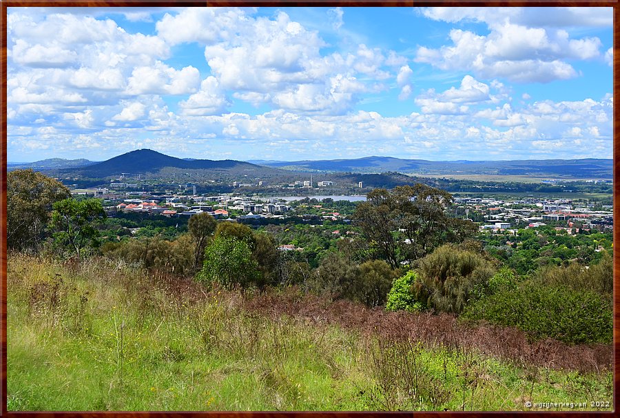 

Canberra - Red Hill Reserve
Zicht op stad en Lake Burley Griffin  -  11/22