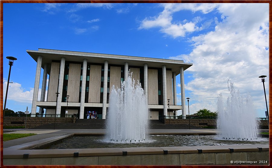 

Canberra - National Library (1968)
Het gebouw is genspireerd op het Parthenon  -  3/71