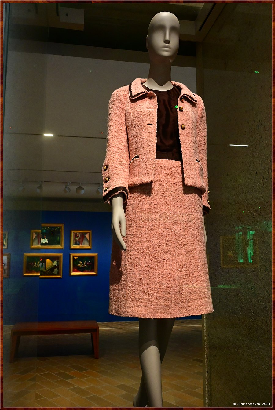 

Canberra - National Gallery
'Three-piece suit', Gabrielle 'Coco' Chanel (1966)  -  41/71