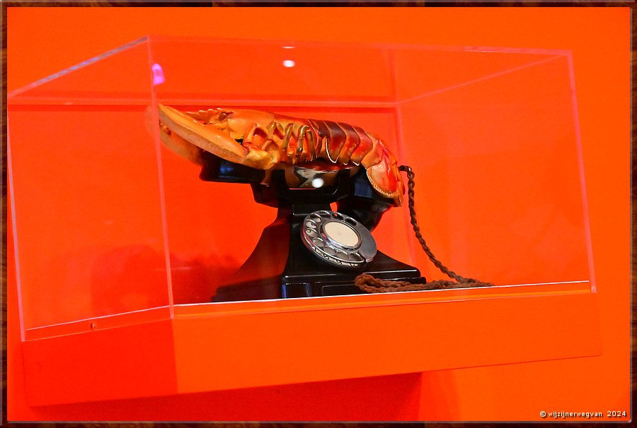 

Canberra - National Gallery
'Lobster telephone, Salvador Dali (1936)  -  60/71