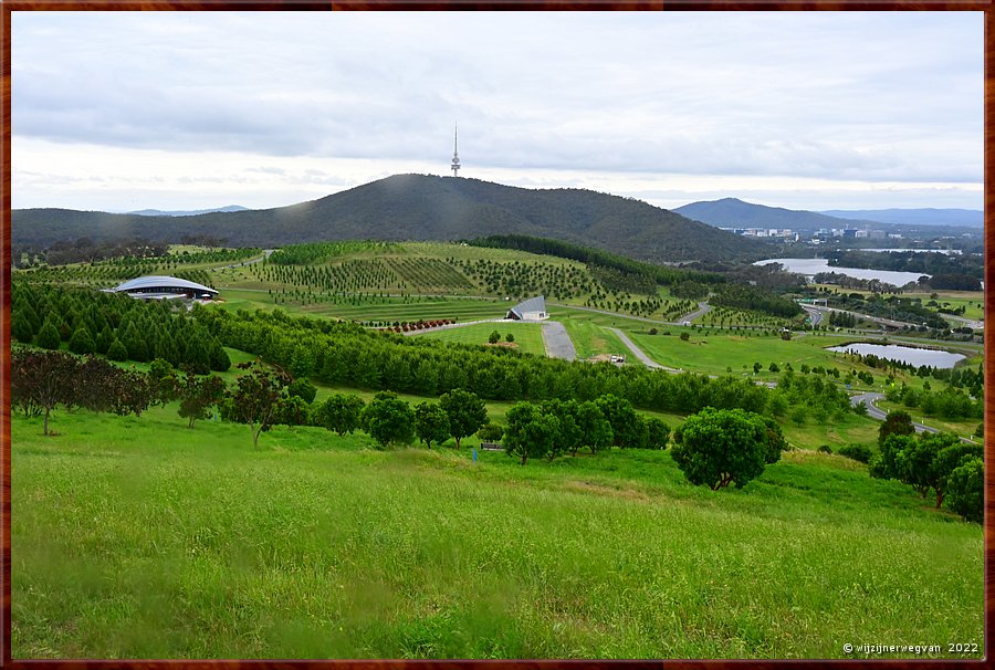 

Canberra - National Arboretum
Dairy Farmers Hill Lookout  -  67/69