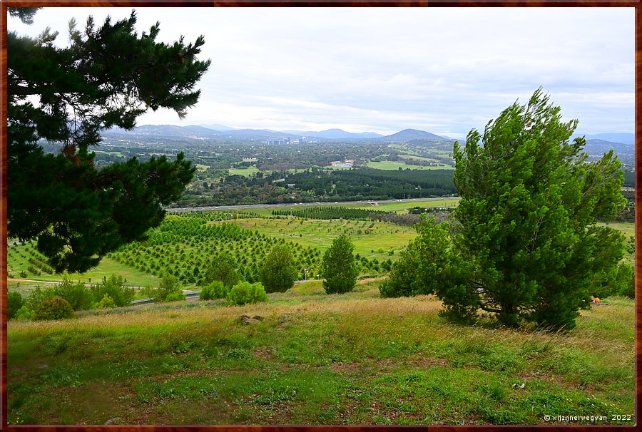 

Canberra - National Arboretum
Dairy Farmers Hill Lookout
Forest of Remembrance  -  68/69