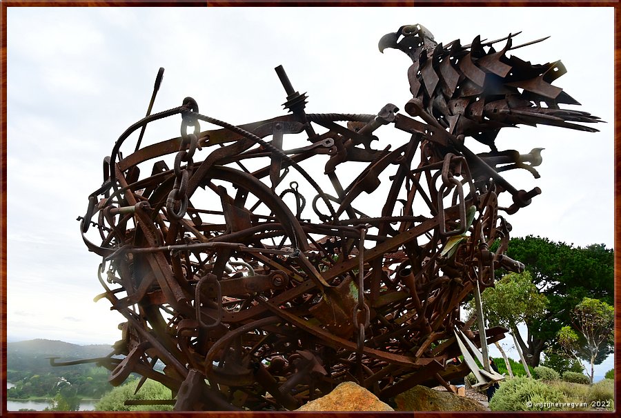 

Canberra - National Arboretum
Dairy Farmers Hill Lookout
'Nest III', Richard Moffatt (2007)  -  69/69