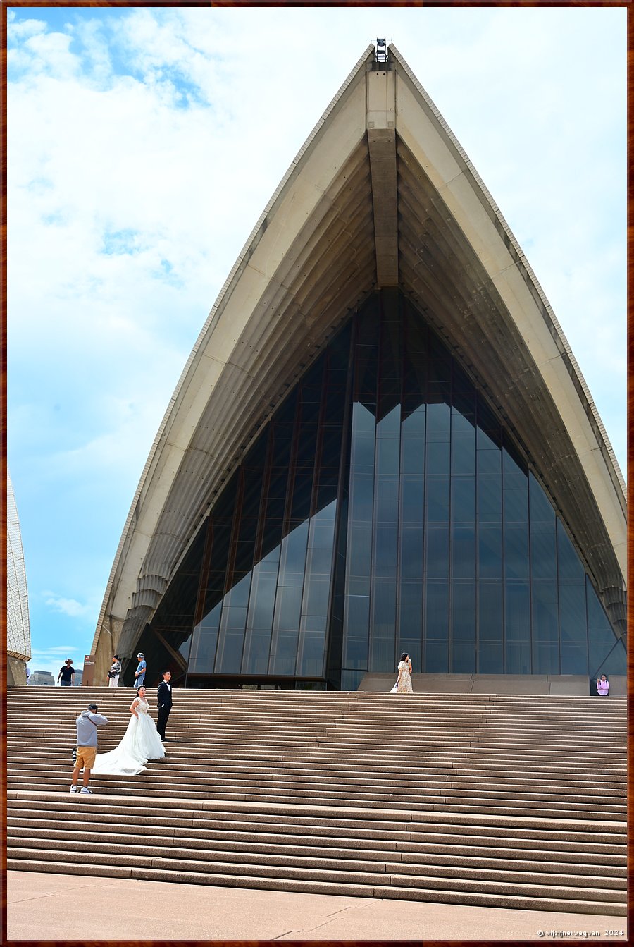 

Sydney, Opera House
Dagelijks komen meerdere bruidsparen hier hun trouwreportage maken  -  9/26