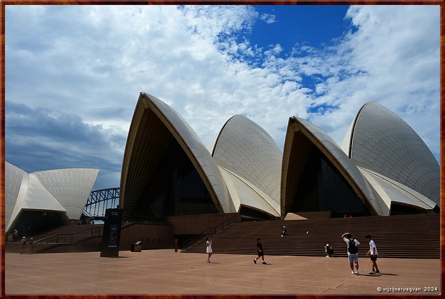 

Sydney, Opera House
Jammer genoeg lopen er wel altijd mensen door zo'n reportage heen  -  11/26