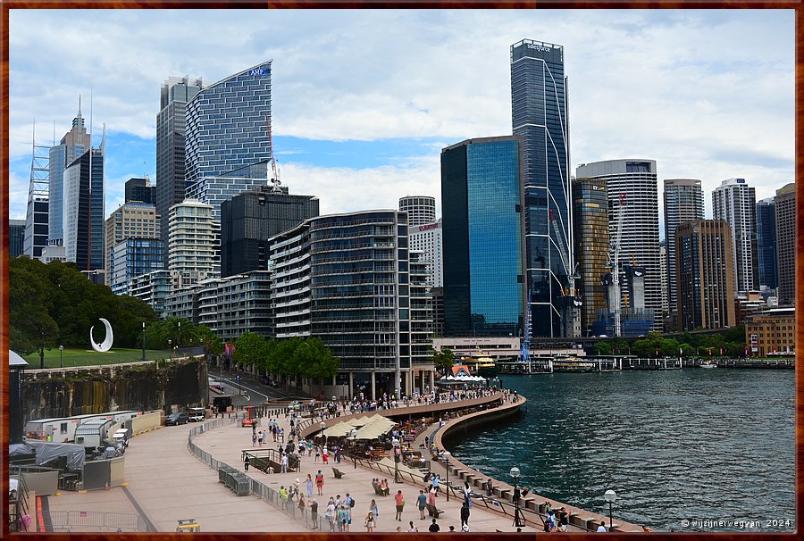 

Sydney, Opera House
Sydney Skyline  -  13/26