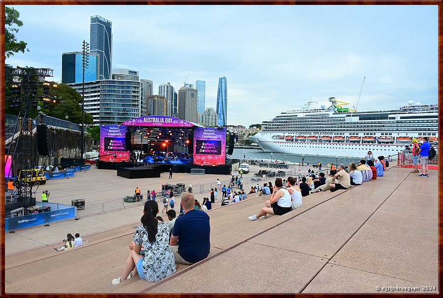 

Sydney, Opera House
De Carnival Splendor kiest het ruime sop  -  17/26