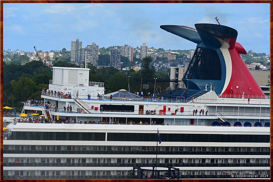 

Sydney 
Harbour Bridge Walk
Carnival Splendro, cruise schip
Met 3000 gasten en ruim 1100 personeelsleden  -  5/49