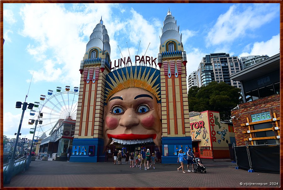 

Sydney, Luna Park
Haha  -  20/49