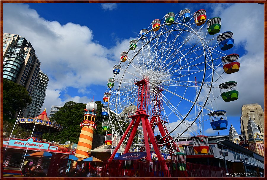 

Sydney, Luna Park
Ook voor de meer bezadigde bezoeker wordt vertier aangeboden  -  21/49