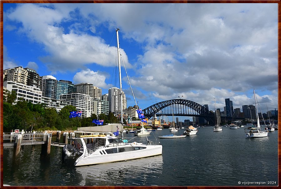 

Sydney Harbour
'Seawind' ligt voor anker  -  24/49