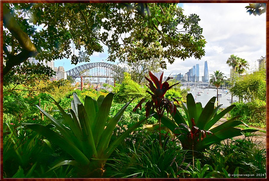 

Sydney, Wendy's Secret Garden
Doorkijkje naar de Harbour Bridge  -  25/49