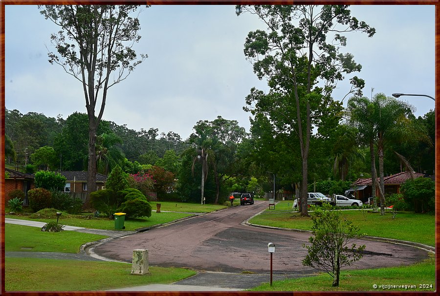 

Niagara Park
Dead end street  -  6/7