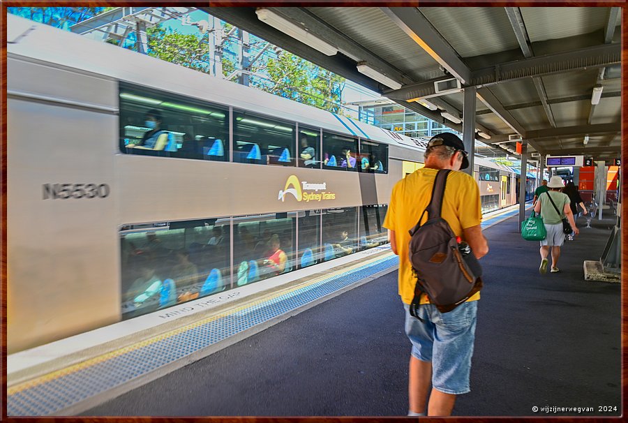 

Sydney, Parramatta
Parramatta train station  -  7/12