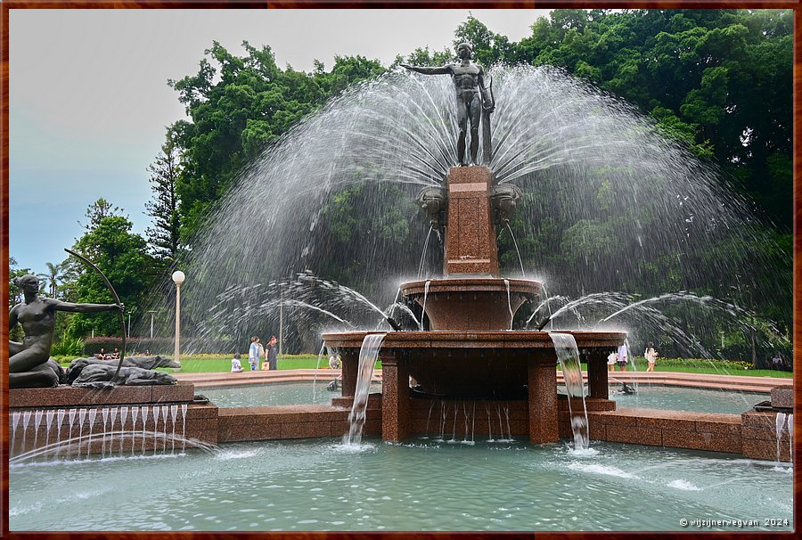 

Sydney, Hyde Park
Archibald Memorial Fountain, Franois-Lon Sicard (1926) 
Apollo als symbool voor schoonheid en licht  -  21/30