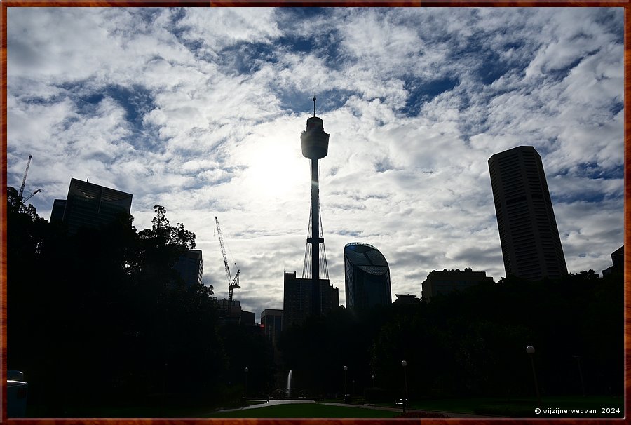 

Sydney
Saint Mary's Road
Skyline met Sydney Tower, het hoogste bouwwerk van het land (309 meter)  -  30/30
