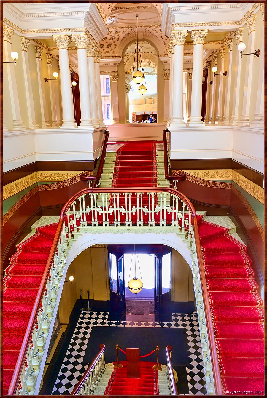 

Sydney, General Post Office
Fullerton Hotel
De voorname directie ingang van het General Post Office  -  24/71