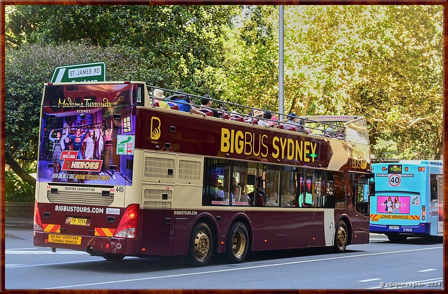 

Sydney
'Big Bus'
Hop on hop off  -  31/71