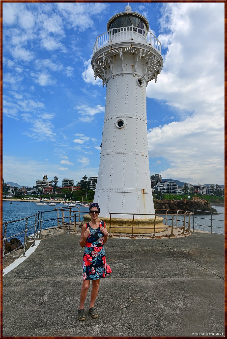 

Wollongong
Breakwater Lighthouse (1871)
De oude vuurtoren is niet meer in gebruik  -  14/33