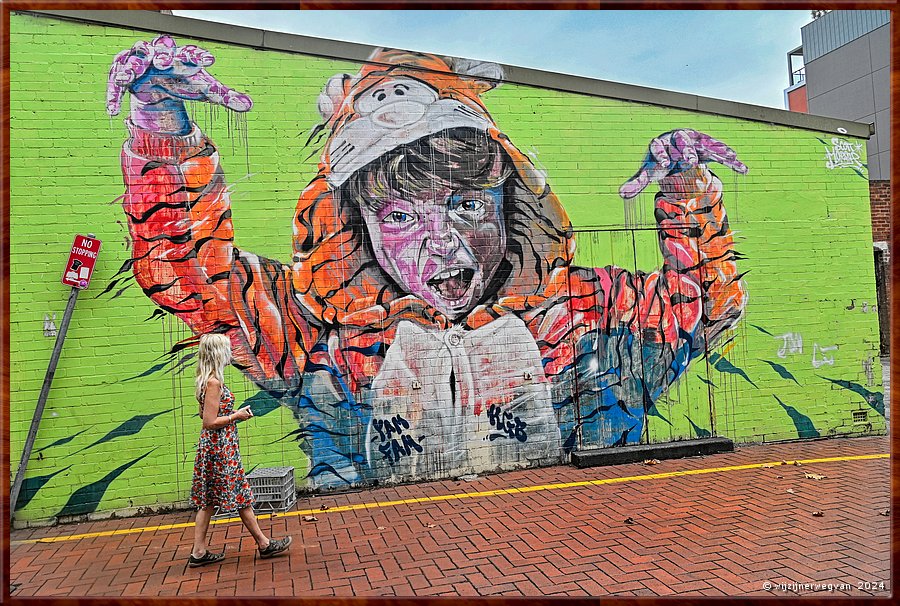 

Wollongong
Crown street
'Child at play', Scott Marsh  -  12/33