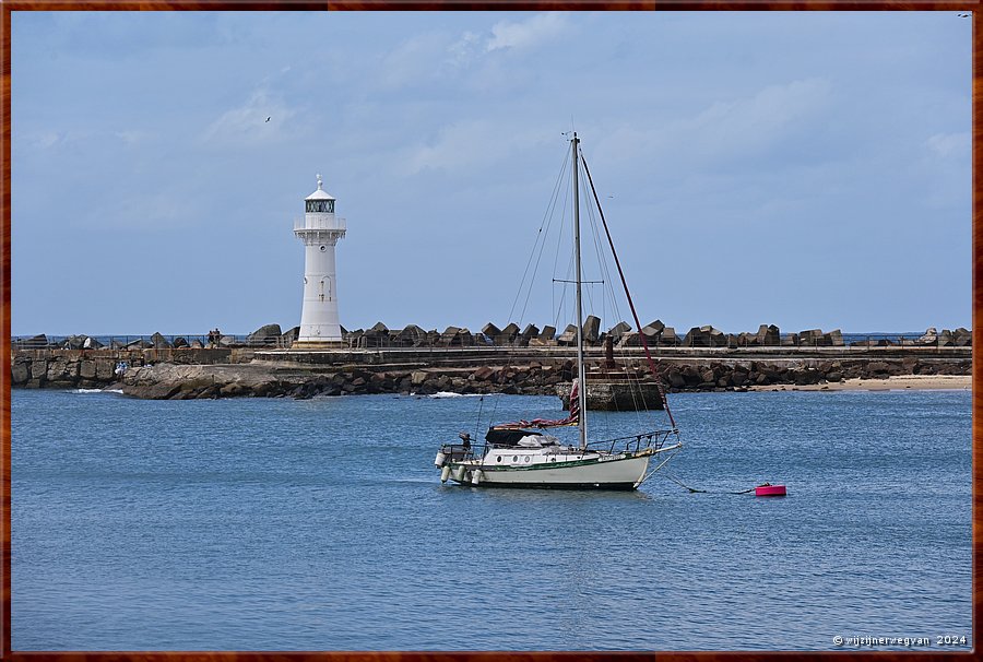 

Wollongong
Brighton Beach
Breakwater Lighthouse  -  15/21