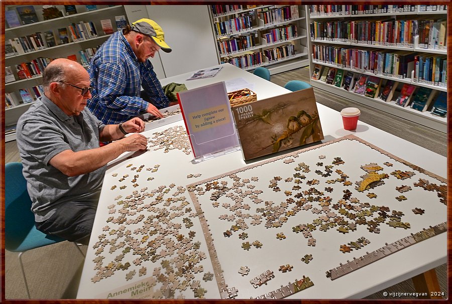 

Sale, Gippsland Art Gallery
Wie zin heeft legt een stukje aan de 'Annemieke Mein' legpuzzle. 
Wij leveren een welkome bijdrage van twee hele stukjes!  -  7/33