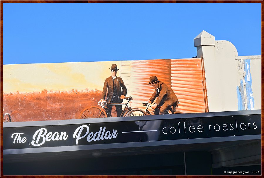 

Yarram
Commercial Road
'The Bean Pedlar', Heesco (2020)  -  29/33