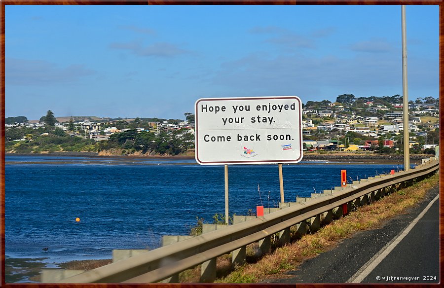 

Phillip Island
Phillip Island Bridge  -  26/35