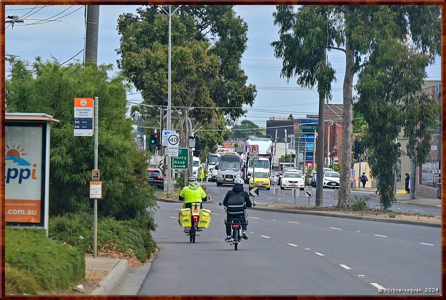 

Onderweg naar Melbourne 
Plenty Road  -  14/15