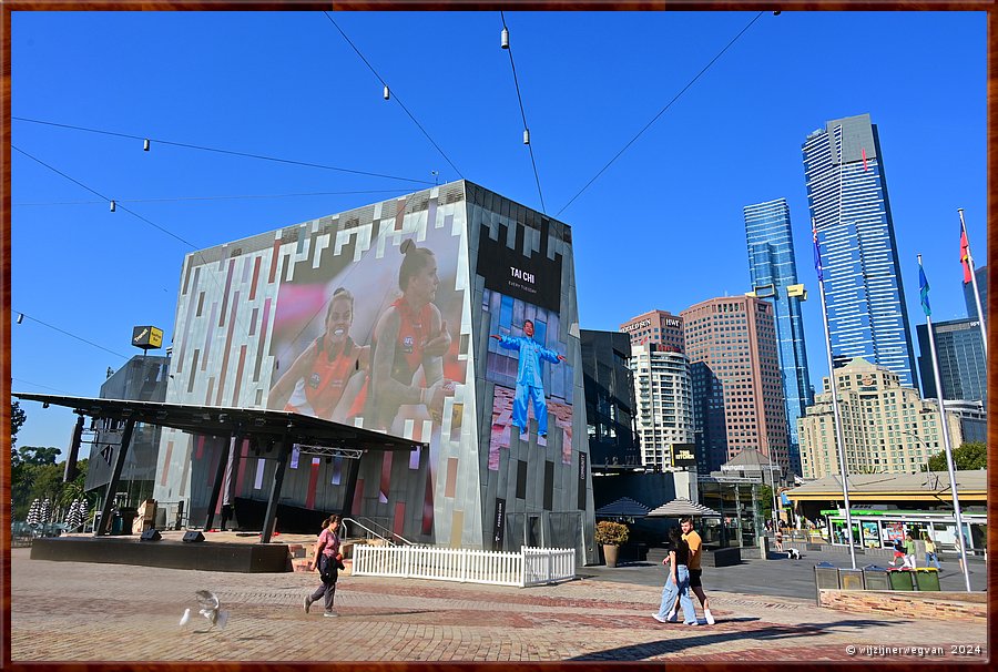 

Melbourne
Federation Square (Fed Square)  -  4/50