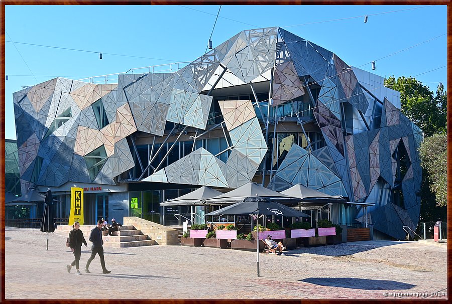 

Melbourne
Federation Square  -  5/50