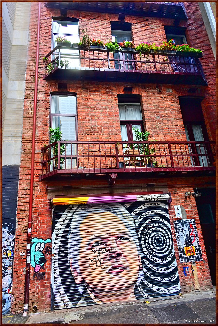 

Melbourne
Higson Lane
Julian Assange, Lushsux  -  22/68