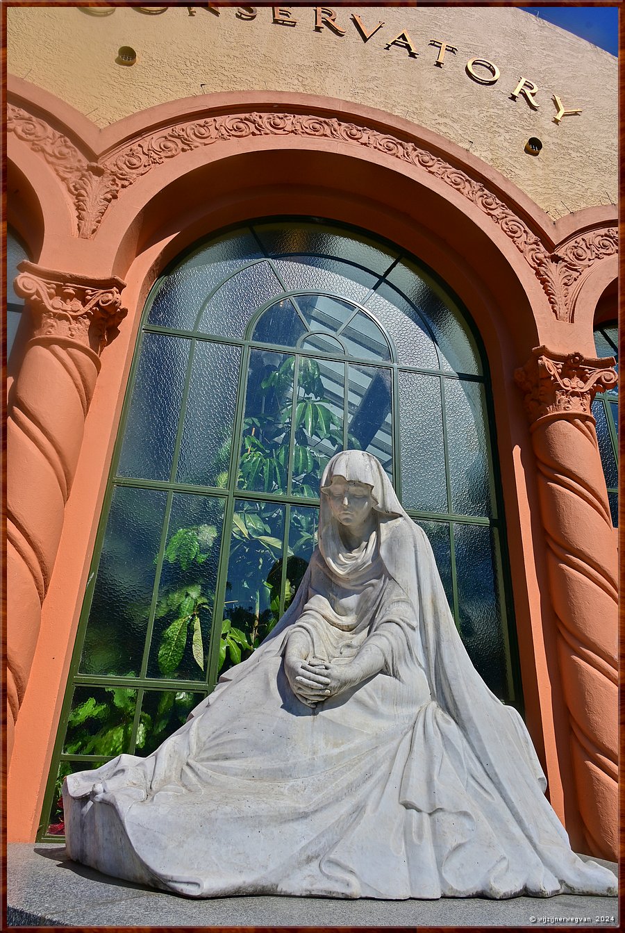 

Melbourne
Fitzroy Gardens, The Conservatory
'Meditation', Robert Delandre (1833)  -  37/68