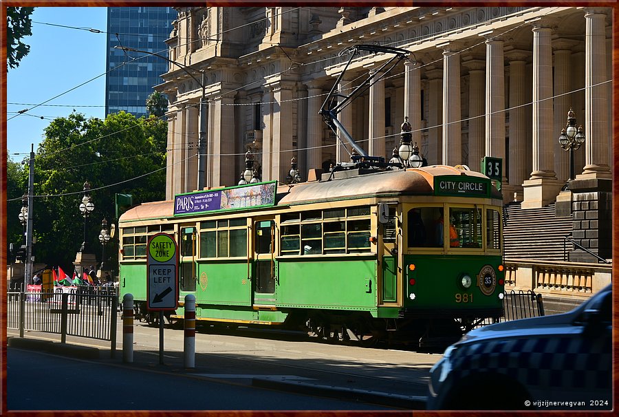 

Melbourne
City Circle Tram  -  50/68