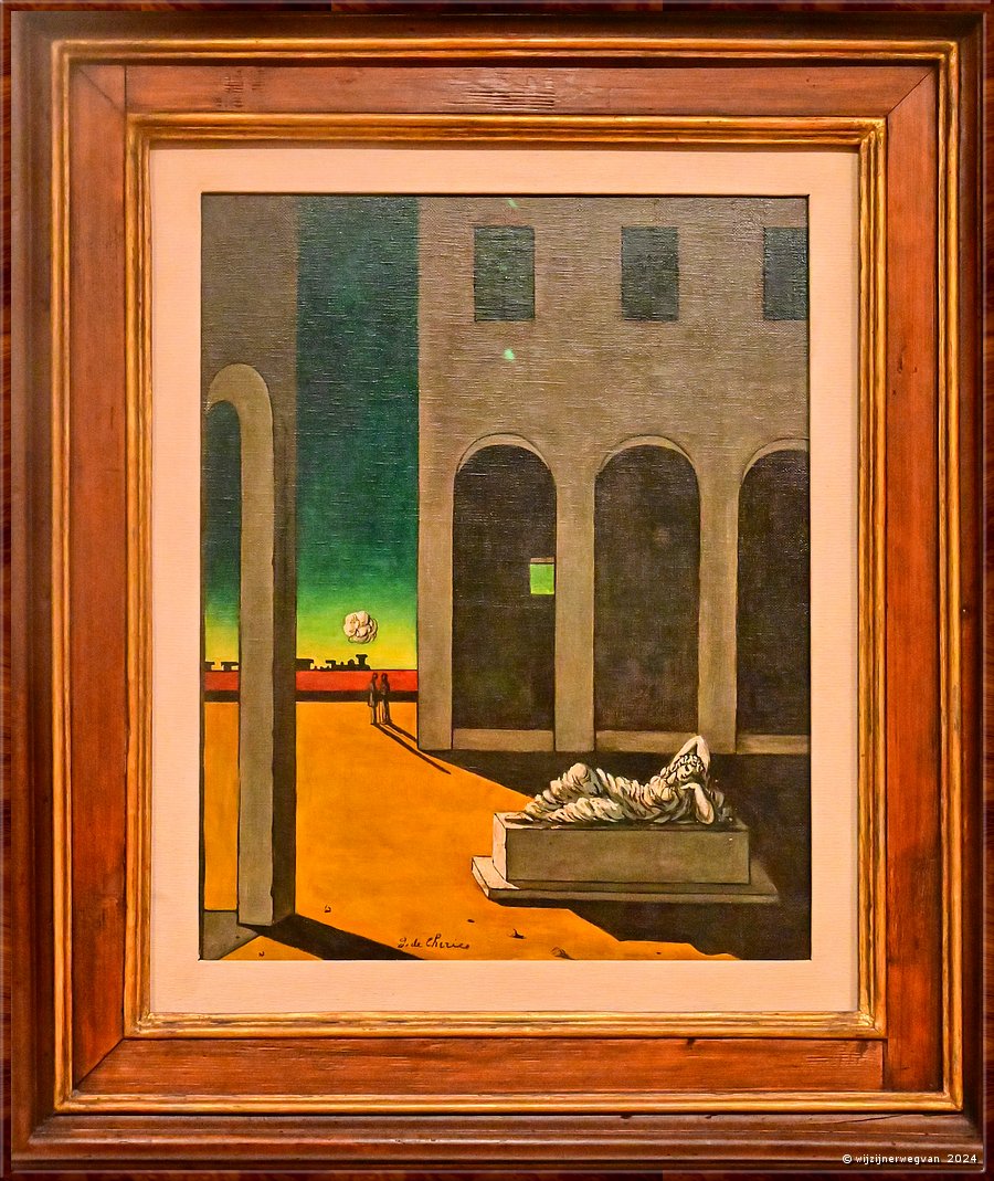 

Melbourne
National Gallery of Victoria International
'Piazza dItalia, Giorgio de Chirico (1953)
Op de voorgrond de slapende Ariadne  -  53/78