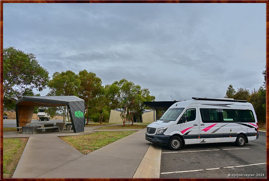 

Waurn Ponds
West Bound rest area  -  1/24