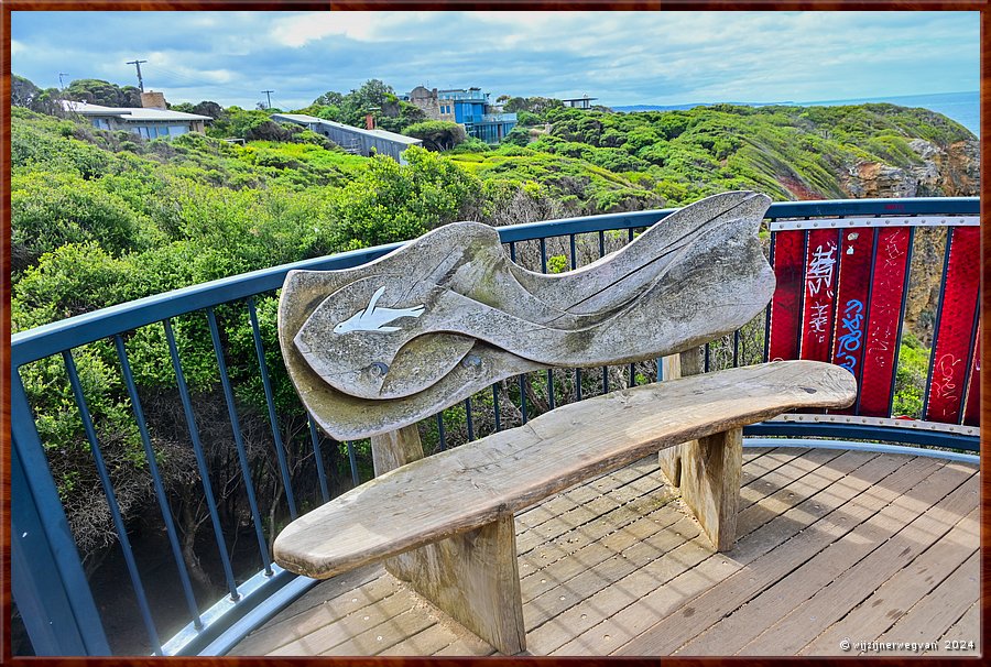 

Aireys Inlet
Split Point lighthouse
Fraai bankje  -  15/56