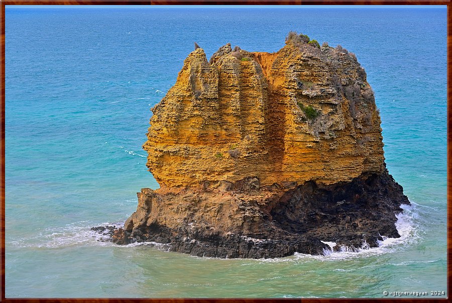 

Aireys Inlet
Split Point
Eagle Rock  -  17/56