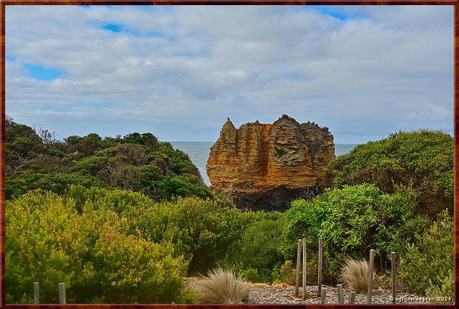 

Aireys Inlet
Split Point
Eagle Rock  -  21/56