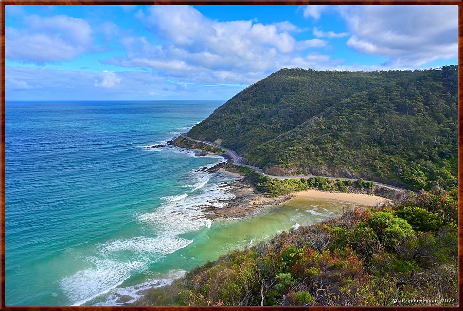 

Lorne
Teddy's Lookout
Forest meets ocean  -  46/56