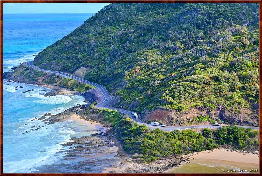 

Lorne
Teddy's Lookout
Great Ocean Road
Daar rijden we zo meteen overheen ...  -  47/56