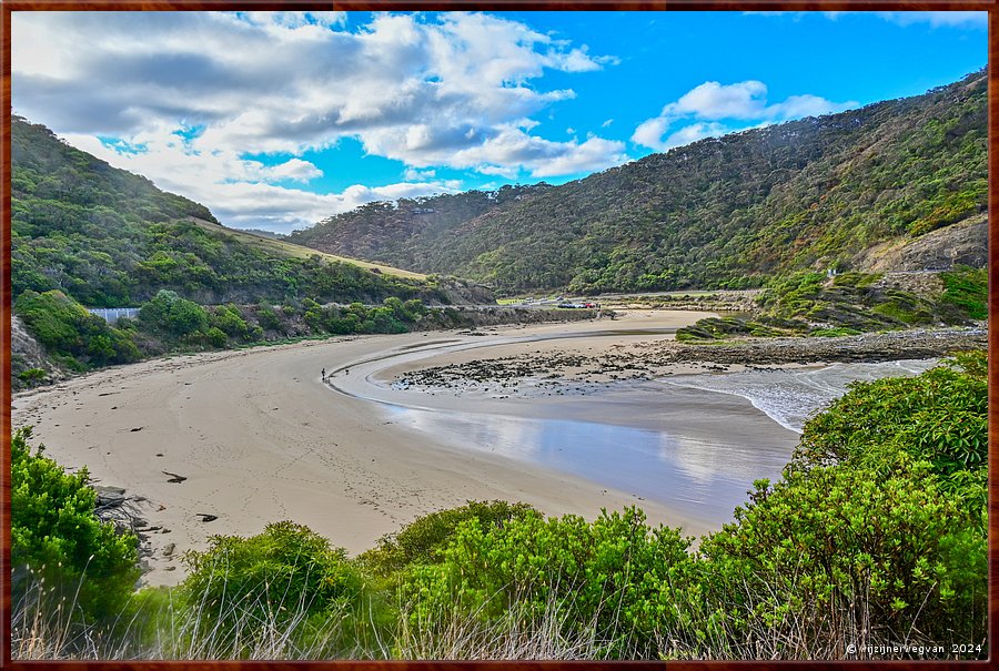 

Lorne
Beach  -  52/56