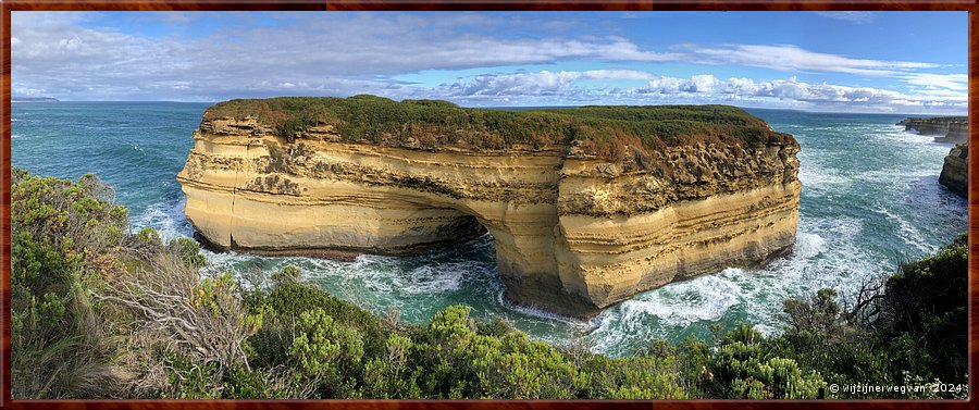 

Port Campbell National Park
Mutton Bird Island  -  23/32