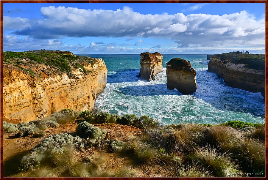 

Port Campbell National Park
Island Archway  -  24/32