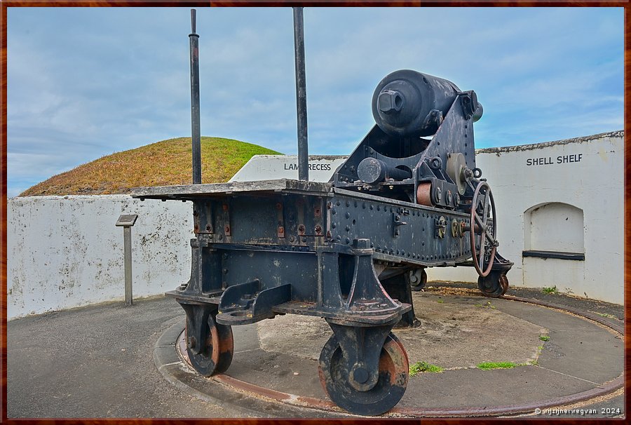 

Warrnambool
Flagstaff Hill Maritime Village
Warrnambool Garrison Artillery Battery (1887)
Kanonnen werden aangeschaft destijds vanwege Russische dreiging  -  20/110