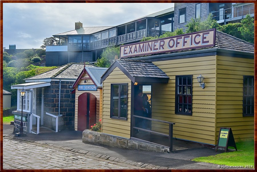 

Warrnambool
Flagstaff Hill Maritime Village
'Examiner Office'
Hier werden kranten gedrukt in de 1800s  -  63/110