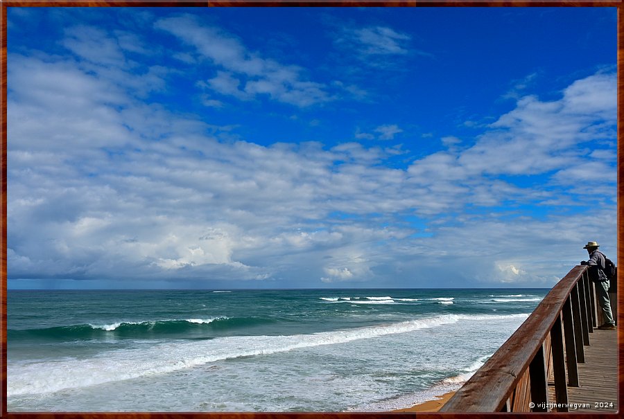 

Warrnambool
Logans Beach
Whale Watching Platform
Wallies  waar zitten jullie nou   -  5/36